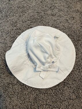 Kids White Sun Hat with Bow - Lightweight Beach Hat